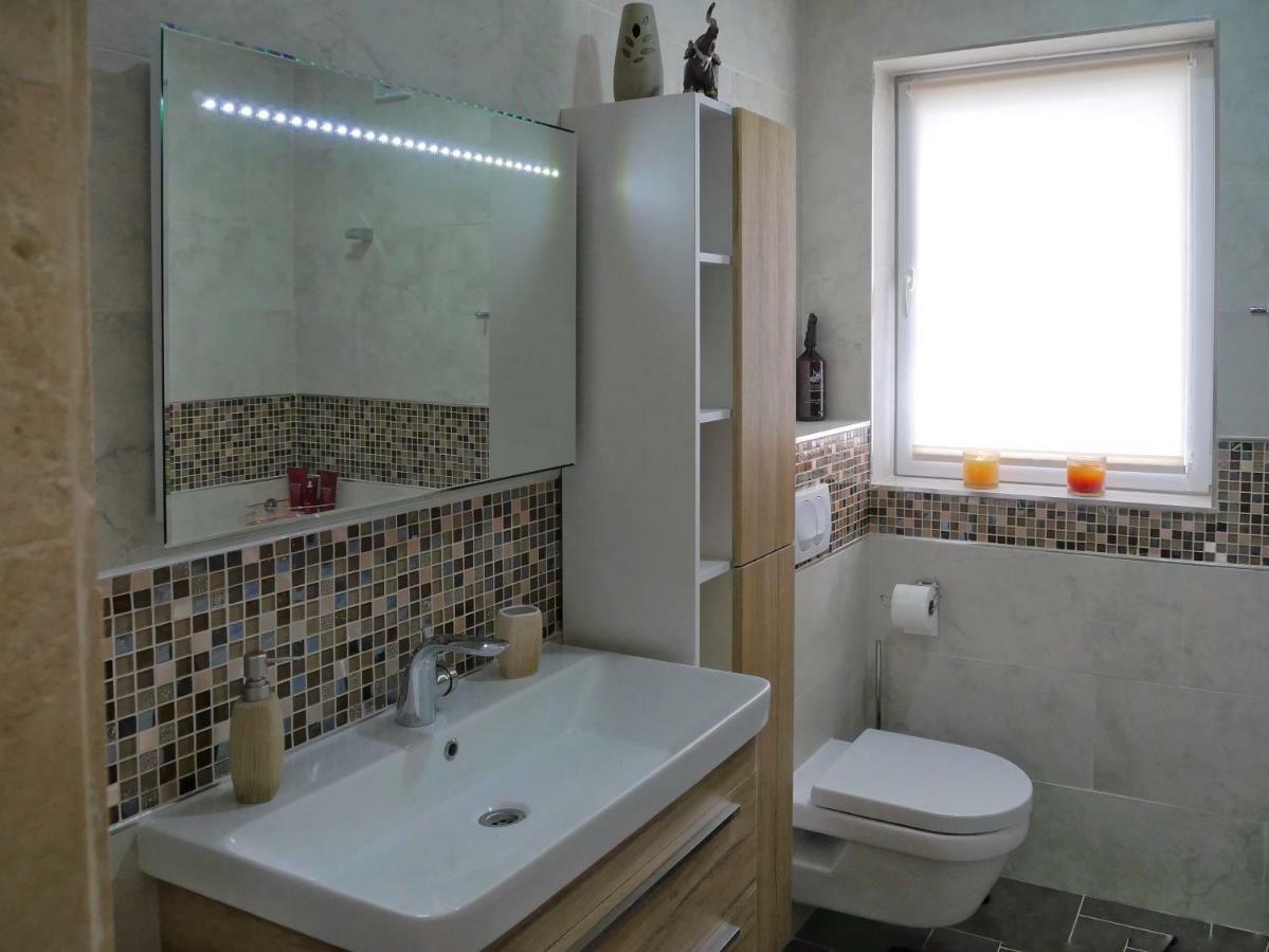 Villa Travertino Tivat Buitenkant foto