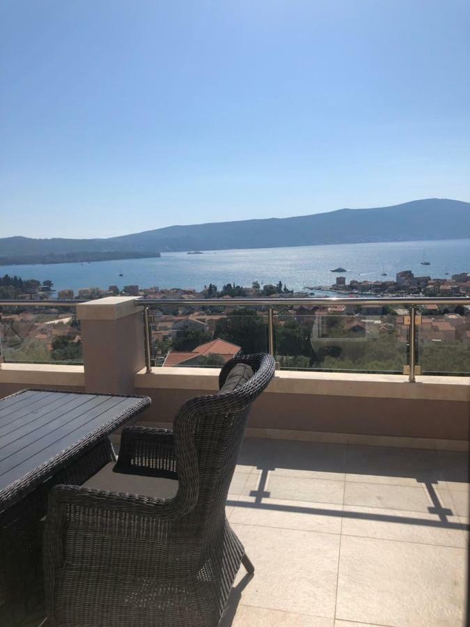 Villa Travertino Tivat Buitenkant foto